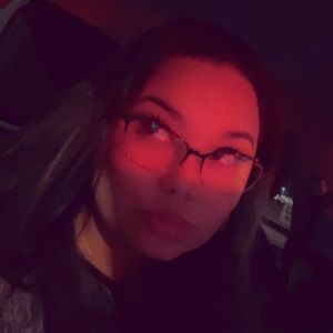 Meet your Posher, Leticia